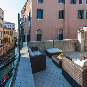 Tre Sestieri Terrace Canal View Guest house Venice