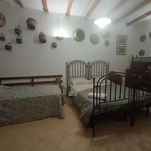 2* Bed & Breakfast Alessi &