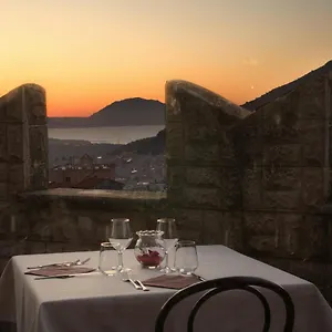 3* Hotel Castello Di Giuliano